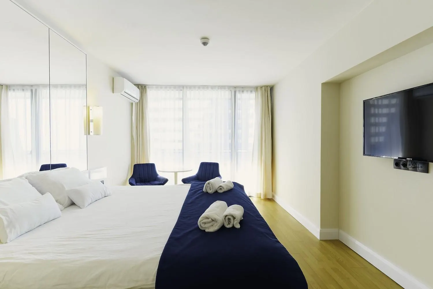 Warm Sea View Aparthotel In Orbi City 바투미